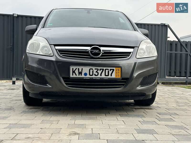 Минивэн Opel Zafira 2010 в Тернополе