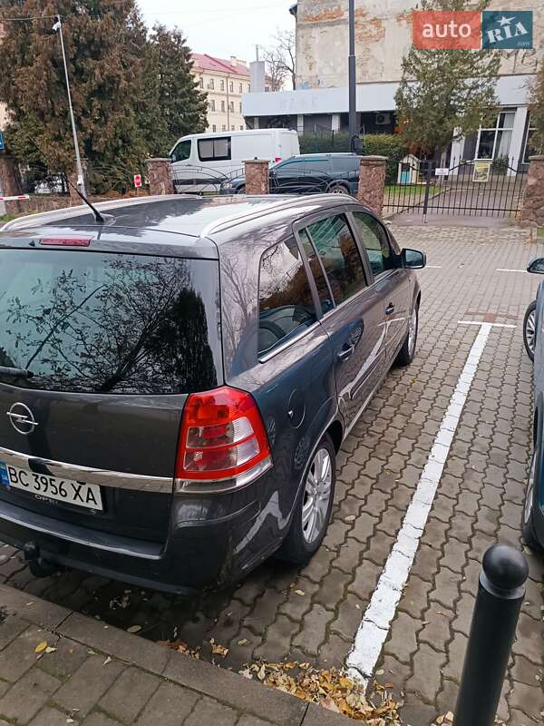 Минивэн Opel Zafira 2010 в Львове