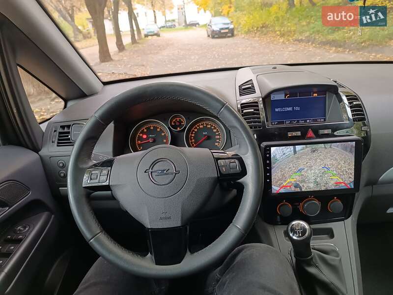 Минивэн Opel Zafira 2010 в Львове