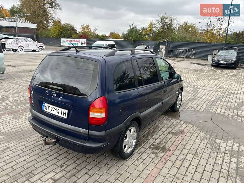 Минивэн Opel Zafira 2000 в Ивано-Франковске