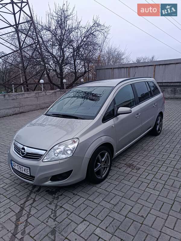 Минивэн Opel Zafira 2009 в Запорожье