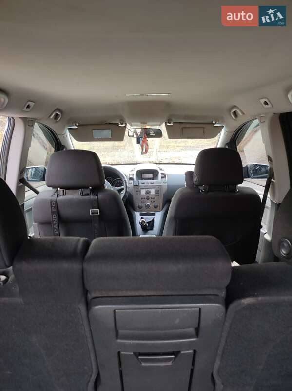 Минивэн Opel Zafira 2005 в Деражне