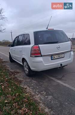 Минивэн Opel Zafira 2007 в Сарнах