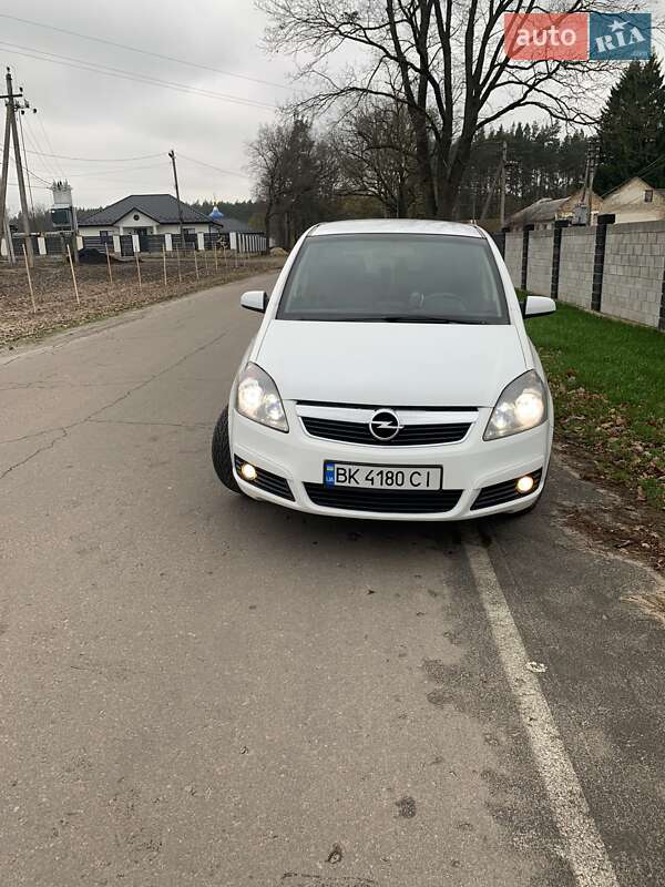 Мінівен Opel Zafira 2007 в Сарнах