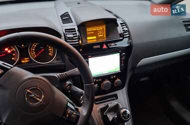 Минивэн Opel Zafira 2010 в Луцке