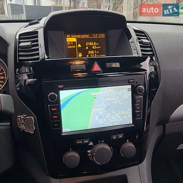 Минивэн Opel Zafira 2010 в Луцке