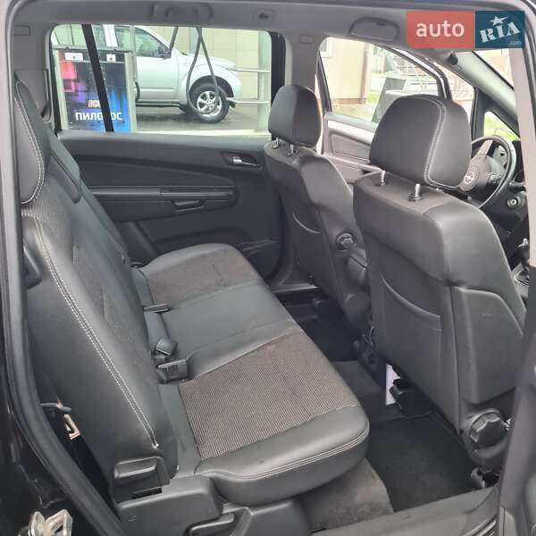 Минивэн Opel Zafira 2010 в Луцке