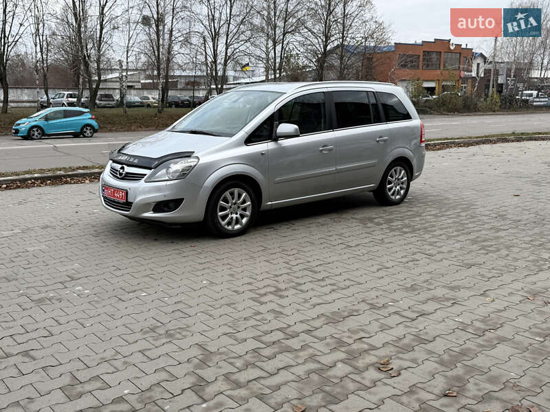 Минивэн Opel Zafira 2011 в Белой Церкви