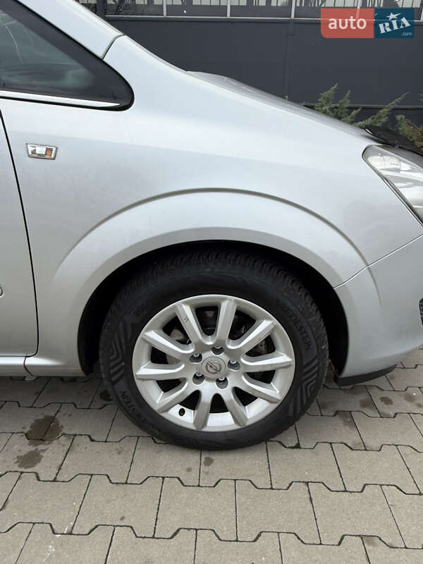 Минивэн Opel Zafira 2011 в Белой Церкви