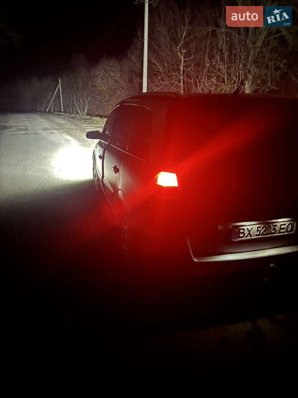 Минивэн Opel Zafira 2008 в Волочиске