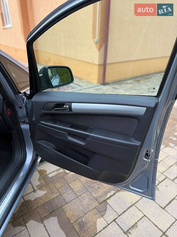 Минивэн Opel Zafira 2010 в Самборе фото 13 Минивэн Opel Zafira 2010 в Самборе