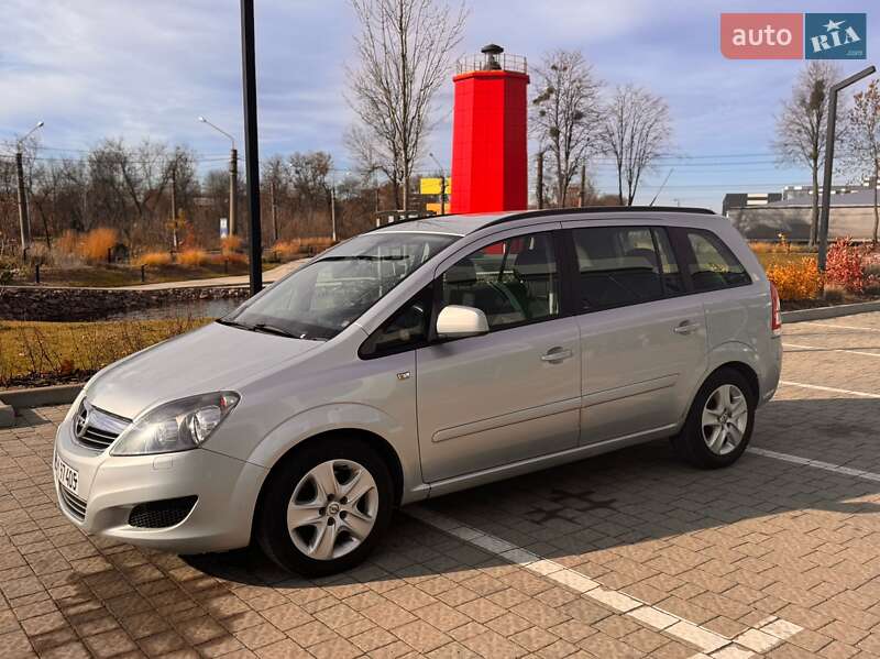 Минивэн Opel Zafira 2013 в Львове