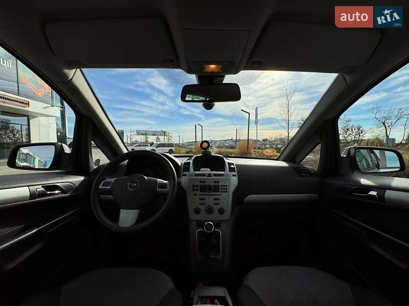 Минивэн Opel Zafira 2013 в Львове