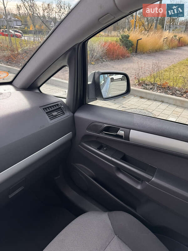 Минивэн Opel Zafira 2013 в Львове