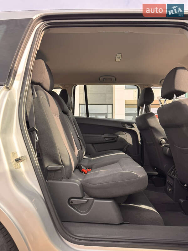 Минивэн Opel Zafira 2013 в Львове