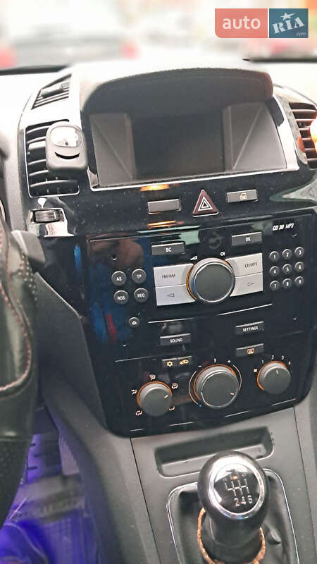 Минивэн Opel Zafira 2011 в Киеве фото 8 Минивэн Opel Zafira 2011 в Киеве