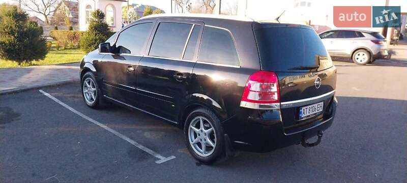 Минивэн Opel Zafira 2009 в Галиче