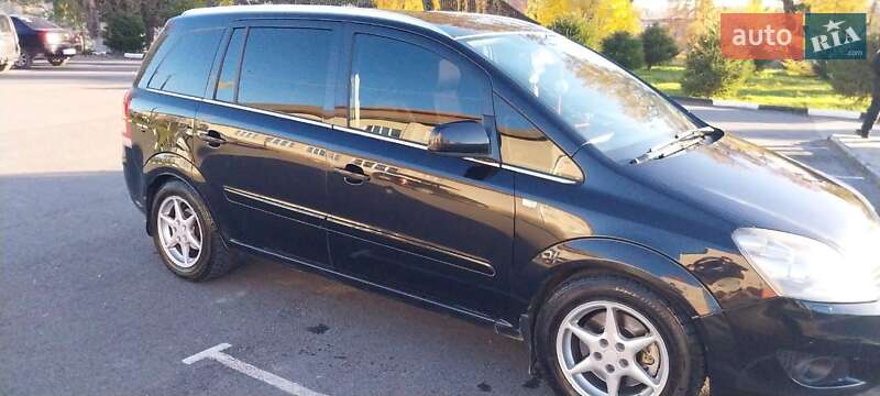 Минивэн Opel Zafira 2009 в Галиче