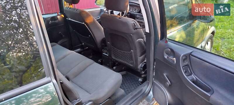 Минивэн Opel Zafira 2004 в Мироновке