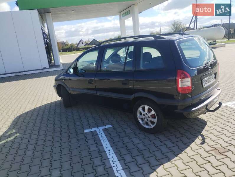 Минивэн Opel Zafira 2003 в Калиновке