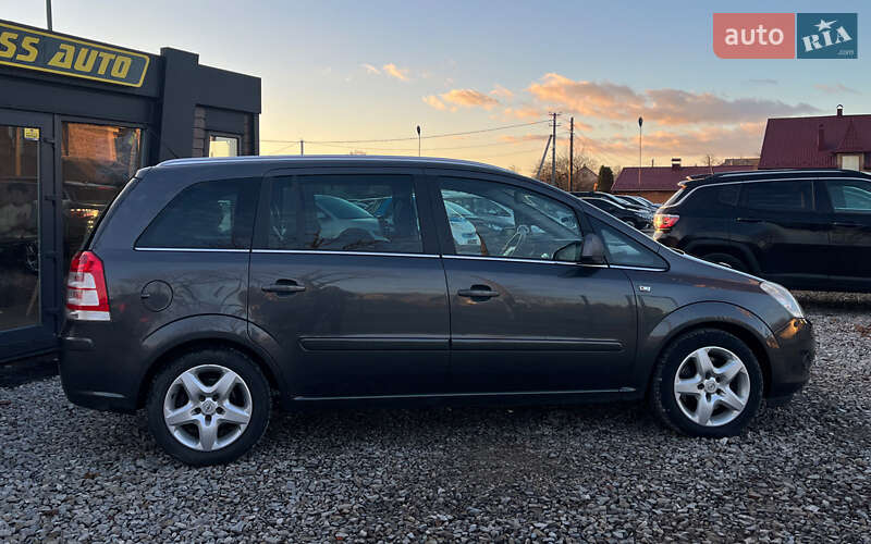 Минивэн Opel Zafira 2010 в Коломые