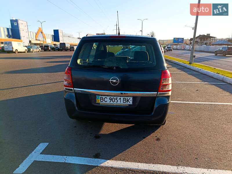 Минивэн Opel Zafira 2008 в Луцке
