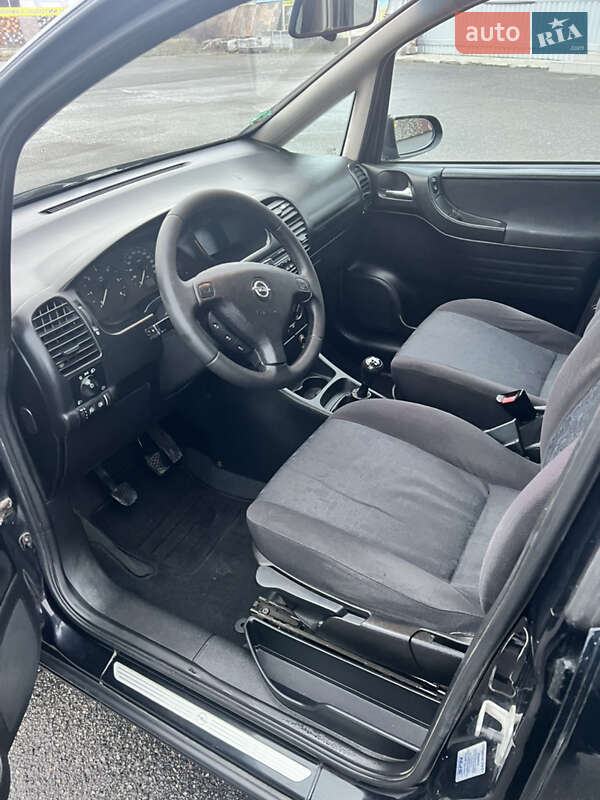 Минивэн Opel Zafira 2002 в Днепре