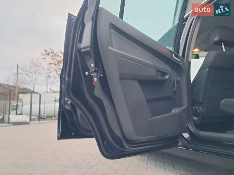 Минивэн Opel Zafira 2006 в Могилев-Подольске фото 35 Минивэн Opel Zafira 2006 в Могилев-Подольске