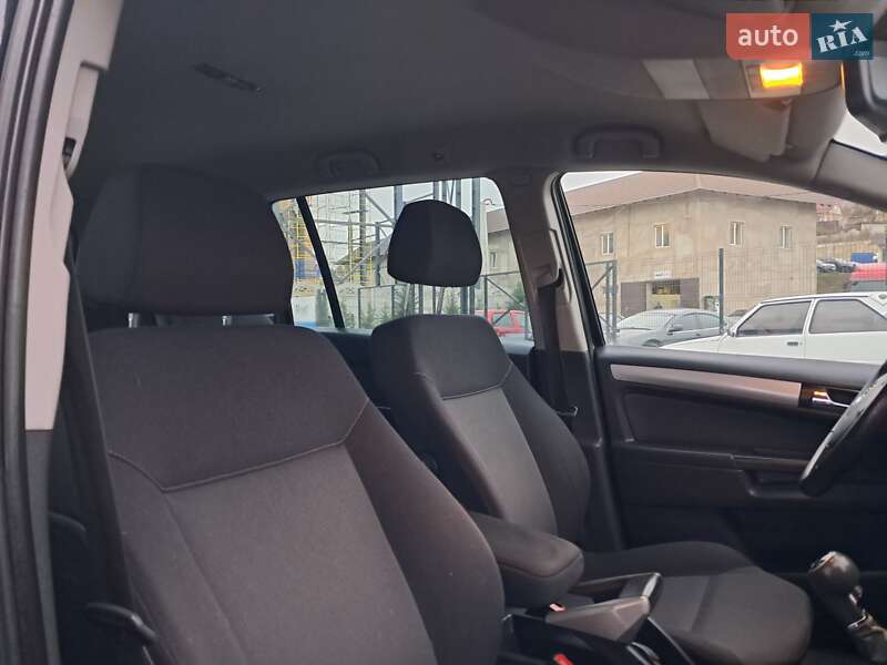 Минивэн Opel Zafira 2006 в Могилев-Подольске фото 56 Минивэн Opel Zafira 2006 в Могилев-Подольске