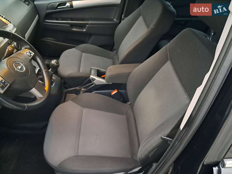 Минивэн Opel Zafira 2006 в Могилев-Подольске фото 61 Минивэн Opel Zafira 2006 в Могилев-Подольске