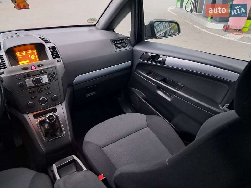 Минивэн Opel Zafira 2006 в Могилев-Подольске фото 62 Минивэн Opel Zafira 2006 в Могилев-Подольске