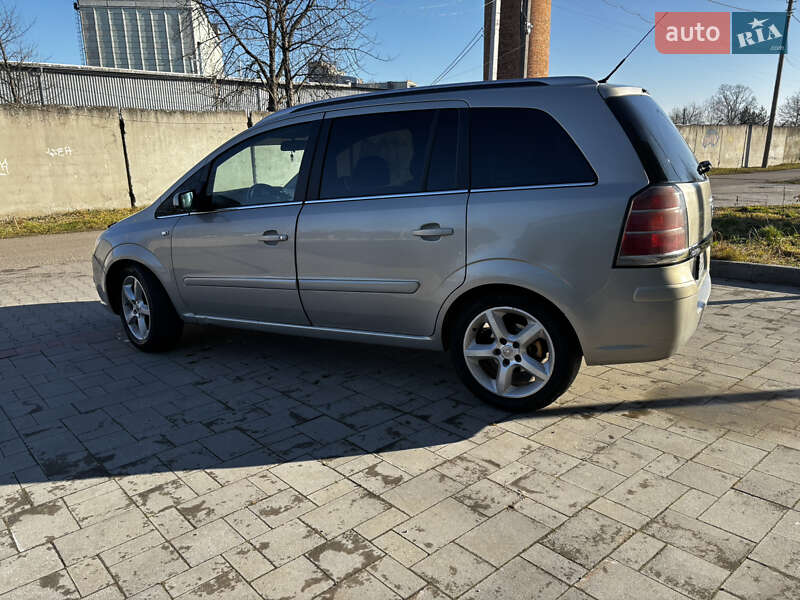 Минивэн Opel Zafira 2006 в Стрые