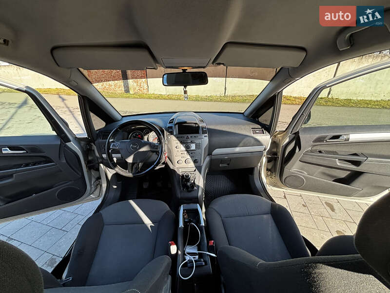 Минивэн Opel Zafira 2006 в Стрые