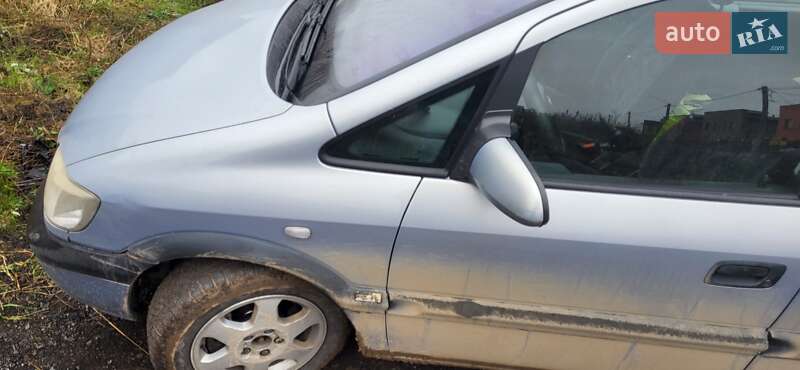 Минивэн Opel Zafira 2002 в Шаргороде