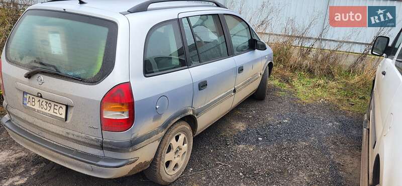 Минивэн Opel Zafira 2002 в Шаргороде