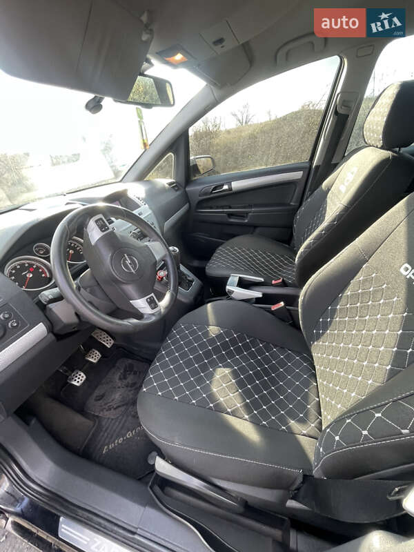 Минивэн Opel Zafira 2005 в Кривом Роге