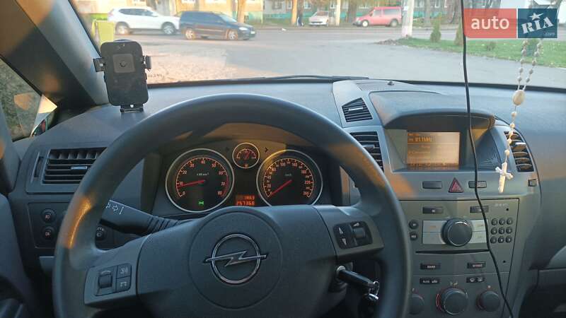 Минивэн Opel Zafira 2007 в Днепре