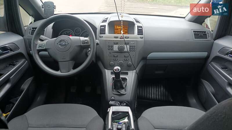 Минивэн Opel Zafira 2007 в Днепре