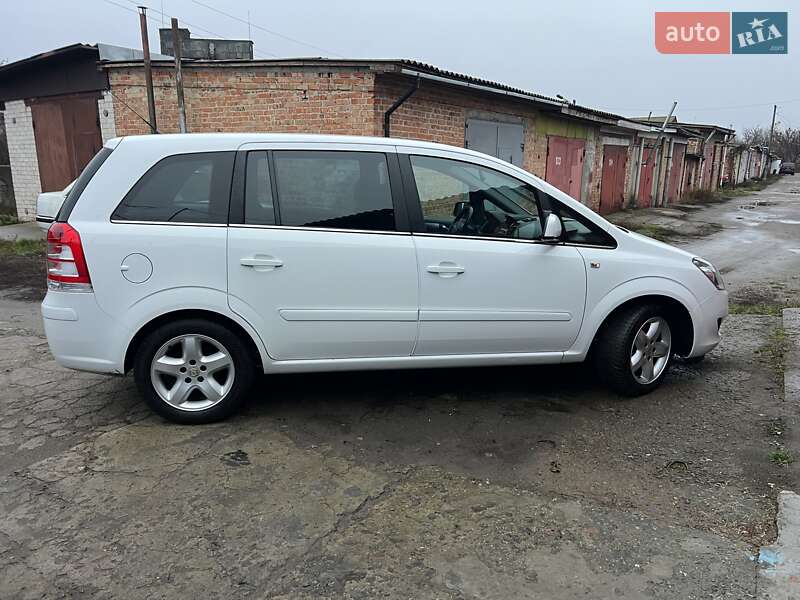 Минивэн Opel Zafira 2011 в Нежине