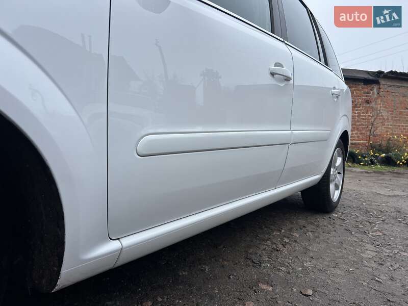 Минивэн Opel Zafira 2011 в Нежине