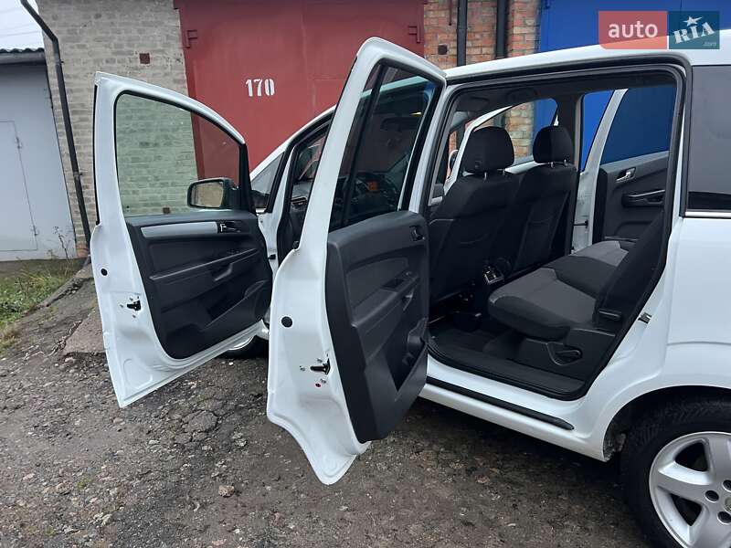 Минивэн Opel Zafira 2011 в Нежине