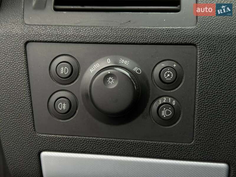 Минивэн Opel Zafira 2006 в Киеве