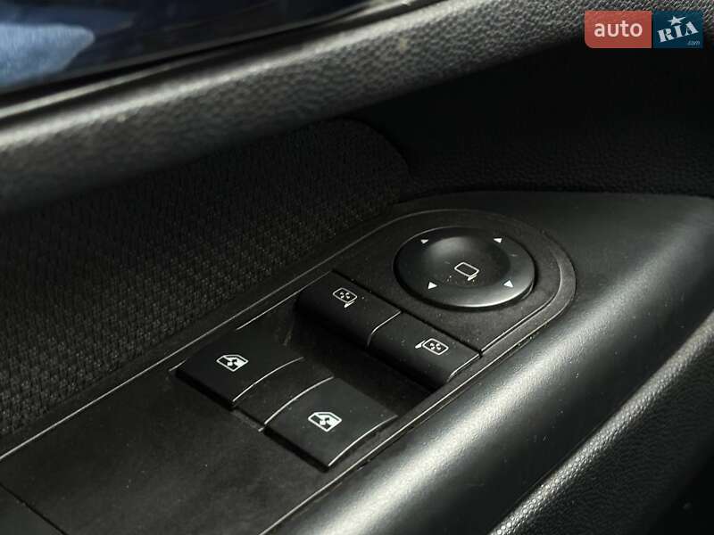 Минивэн Opel Zafira 2006 в Киеве