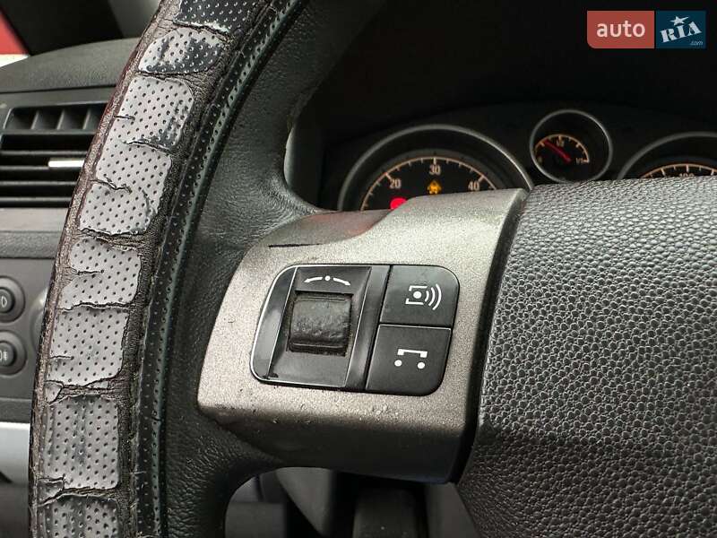 Минивэн Opel Zafira 2006 в Киеве