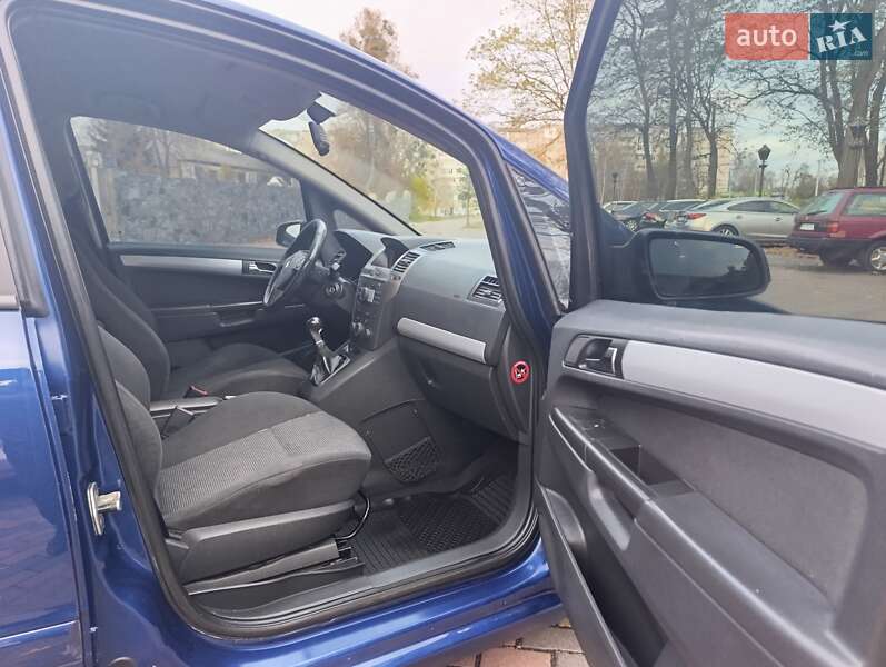 Минивэн Opel Zafira 2006 в Звягеле