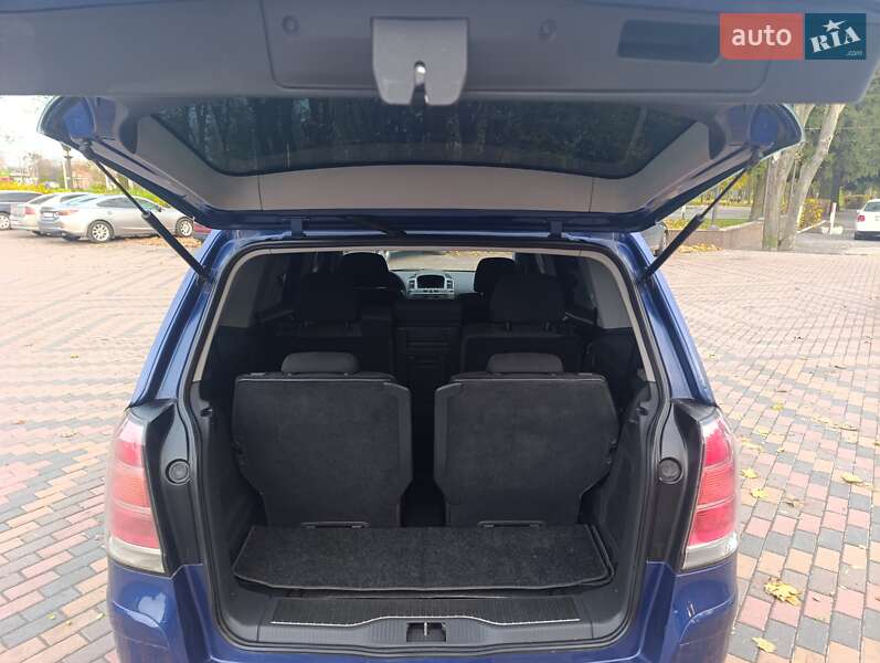 Минивэн Opel Zafira 2006 в Звягеле