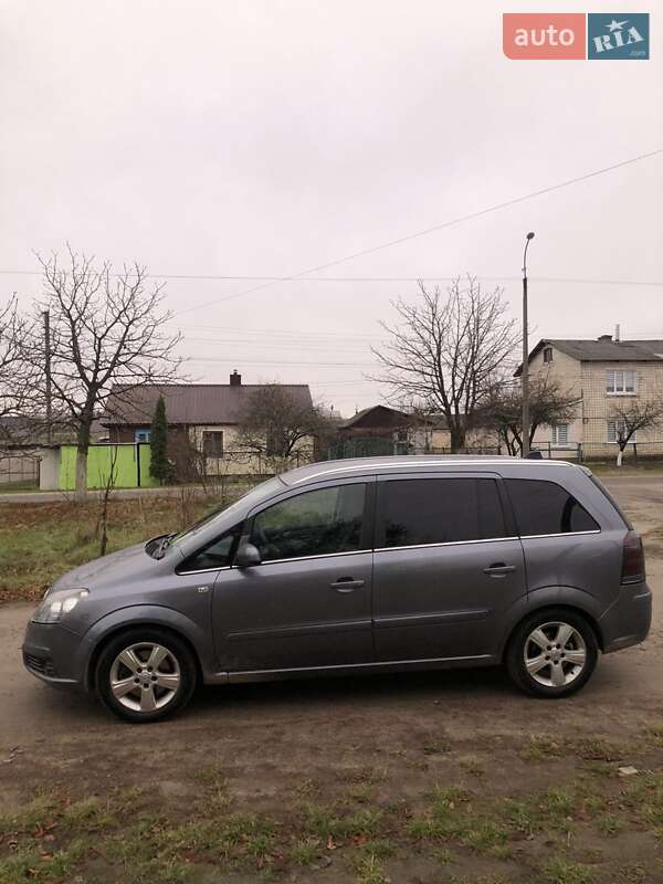Минивэн Opel Zafira 2007 в Березному