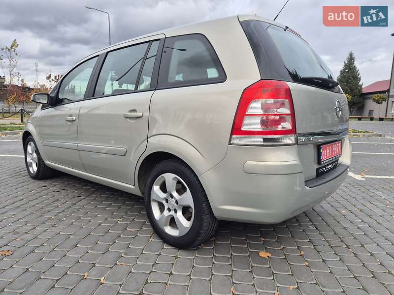 Минивэн Opel Zafira 2009 в Луцке