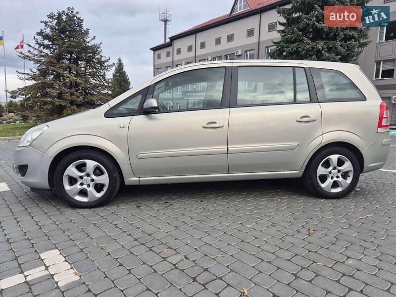 Минивэн Opel Zafira 2009 в Луцке