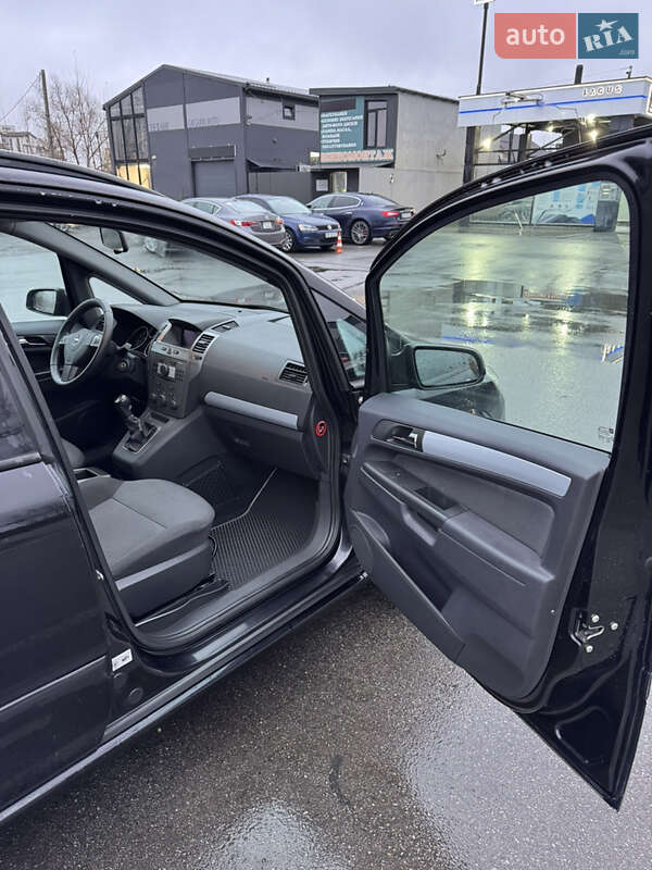 Мінівен Opel Zafira 2007 в Києві